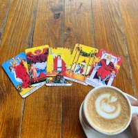 پیشگویی با تاروت و انرژی خوانی