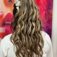 شینیون کار هستم همکاری با سالن ها -آموزش با مدرک|خدمات آرایشگری و زیبایی|اسلامشهر, باغ فیض|دیوار