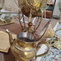 قوری و قندون برنز با گربه ها و سینی برنز