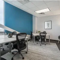 سه نفر خانم منشی ساده-فروش تلفنی-آبدارچی دفتری