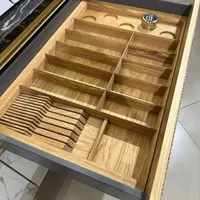 جا قاشقی  و نظم دهنده کشو