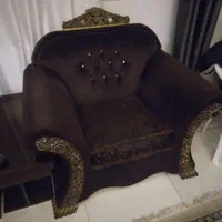 مبل راحتی کاملا سالم در حد نو بدون پارگی وشکستگی