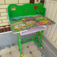 میز تحریر کودک با قابلیت تنظیم ارتفاع