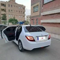 دنا پلاس اتوماتیک توربو 1402سفید کم کارکرد|خودرو سواری و وانت|قم, پردیسان|دیوار