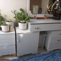 اینه با دوتا پاتختی