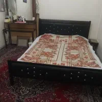 تخت ومیز ارایش فلزی