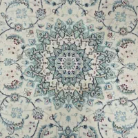 قالیچه گرد به همراه پادری