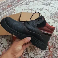 کفش کار و لباس کار یه سره