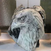 مجسمه سردیس عقاب