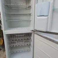 بالا یخچال پایین فریزر کاملا سالم به شرط .