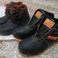 دو جفت کفش ایمنی استاندارد اصلی سایز ۴۱