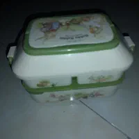 ظرف غذا وقمقمه