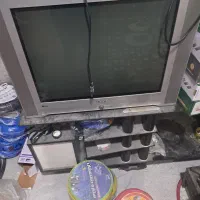 تلویزیون ومیز تلویزیون