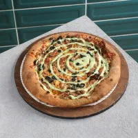 آشپز فرنگی ماهر و پیتزا زن ، کمک آشپز ایرانی