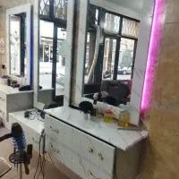 میز اینه ارایشگاه