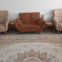 مبل۷نفره همراه با میز بزرگ و گل میز