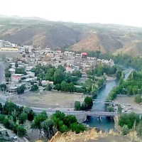 زمین ولیلایی روستای چلوان نرسیده به پل زمان خان