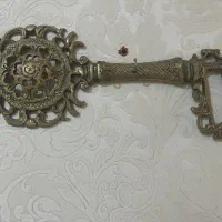 جا کلیدی برنجی