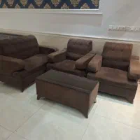 مبل راحتی با میز و شیشه