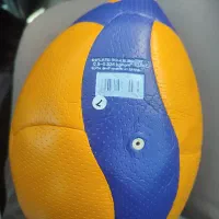سه عدد توپ والیبال خشک و نو