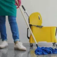 نظافتچی خانم