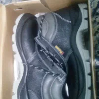 کفش کار اکبند نوبسیاربسیارمحکم عکس گویا هست