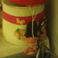 یک ساعت و لوستر اتاق بچه