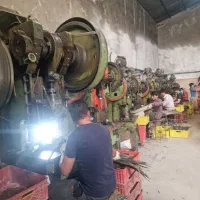 استخدام کارگر پرسکار رنگکار نقطه جوشکار
