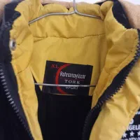 یک عدد کاپشن و یک عدد کفش|کفش و لباس بچه|املش, |دیوار