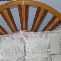 تخت به همراه دوعددپاتختی ودراورآیینه دار|تخت و سرویس خواب|رشت, معلولین|دیوار