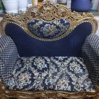 مبل تمیز و ساعت و وسایل هایه دیگه