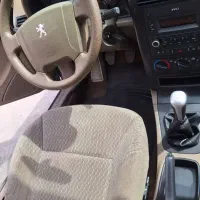 راننده هستم با خودرو پژو