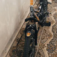 دوچرخه20|دوچرخه، اسکیت، اسکوتر|نیمروز, |دیوار