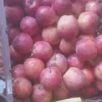 سیب خوشمزه وآبدار سردخانه