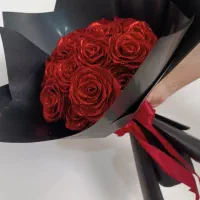 ۲۰ شاخه شاین زرشکی با کاغذ پیچی مشکی