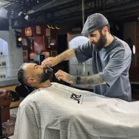 شاگرد آرایشگرم