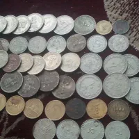 تعدادی سکه چاقو ضامن دار وانگشتر