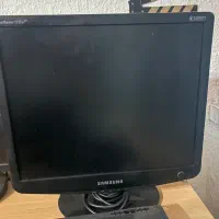 مانیتور ۱۷ اینچ سامسونگ با کابل پاور و vga