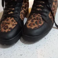 کتونی ساقه بلند  ۲ میلیون|کیف، کفش، کمربند|معمولان, |دیوار