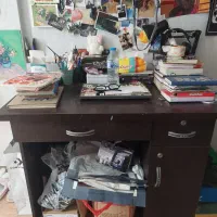 میز مطالعه با سه تا کشو