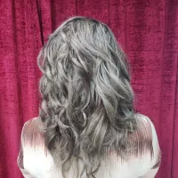 انجام خدمات زیبایی