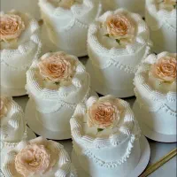 کیک و شیرینی