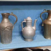 دو عدد آفتابه مسی قاجاری و قوری صحرایی روسی عتیقه|کلکسیون اشیاء عتیقه|تبریز, |دیوار