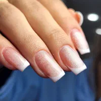 خدمات و آموزش کاشت ناخن‌به صورت حرفه ای