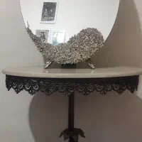 آیینه و شمعدان فلزی
