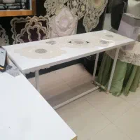 دکور مغازه و میز پامچال و میز صندلی اداری