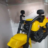 تعدادی اسباب بازی بچه به دلیل عدم استفاده|اسباب‌بازی بچه|میاندوآب, |دیوار