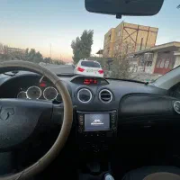 اتومبیل رانا LX