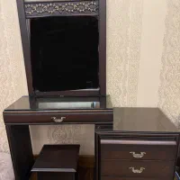 میز آرایش به همراه یک جفت میز پاتخت ست