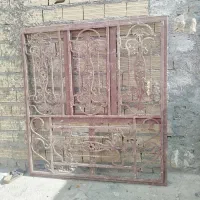 پنجره گل دار